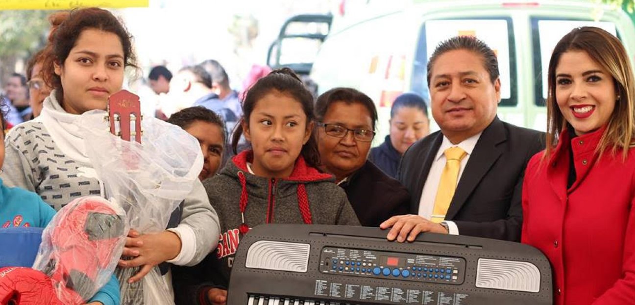 Entregan equipo para cursos gratuitos de centros comunitarios 