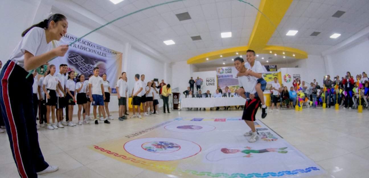Con gran éxito se realizó la muestra de juegos tradicionales en el Auditorio Municipal