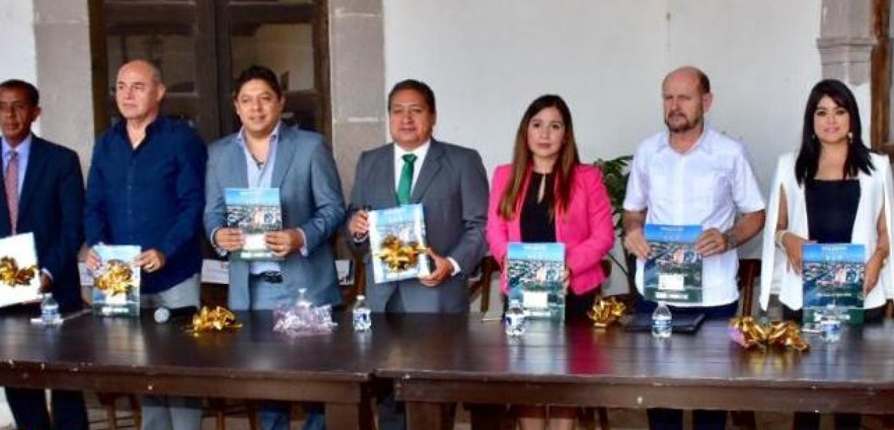Emotiva presentación del libro Soledad... 250 años de identidad
