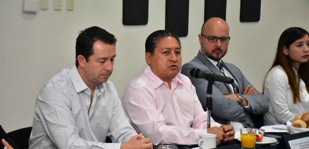Alcalde presenta ante el Colegio de Notarios de S. L. P., el nuevo sistema integral de catastro municipal