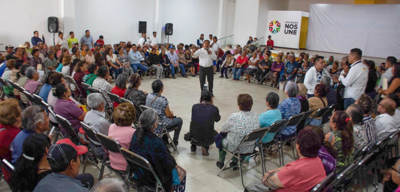 Entrega de apoyos a adultos mayores permitirá mejorar su calidad de vida