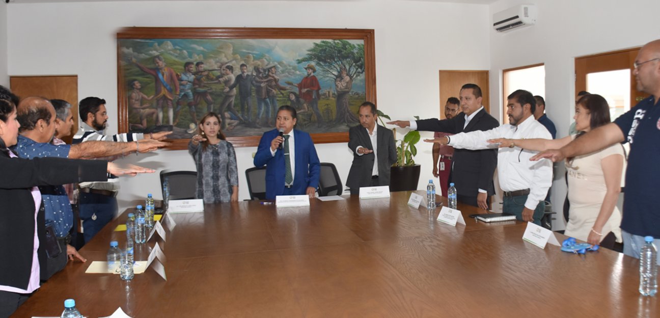 Alcalde soledense toma protesta a integrantes del Consejo de Vinculación Productiva