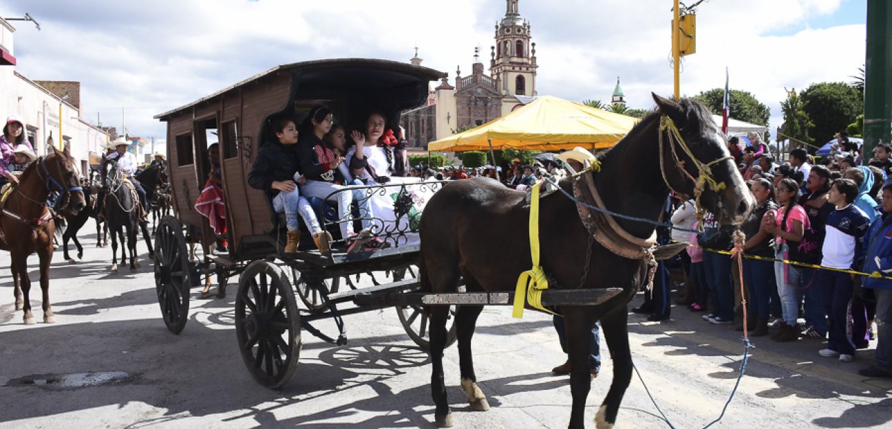 Alistan preparativos para tradicional desfile de 20 de noviembre