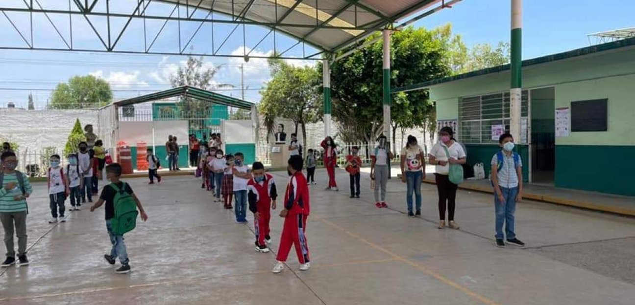 Ayuntamiento de Soledad brinda apoyo a las escuelas que trabajan bajo el esquema de clases presenciales