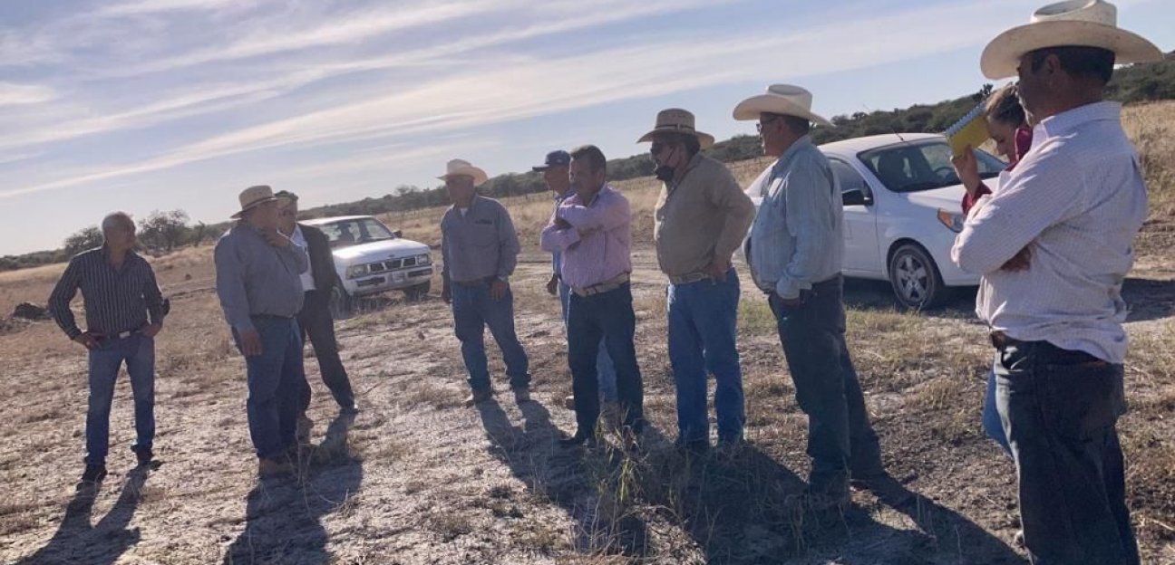 Fomento Agropecuario visita la comunidad La Tinaja