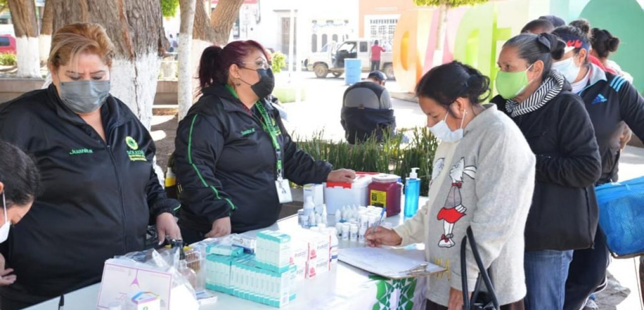 Instalan mesa de atención en plaza principal de Soledad de Graciano Sánchez