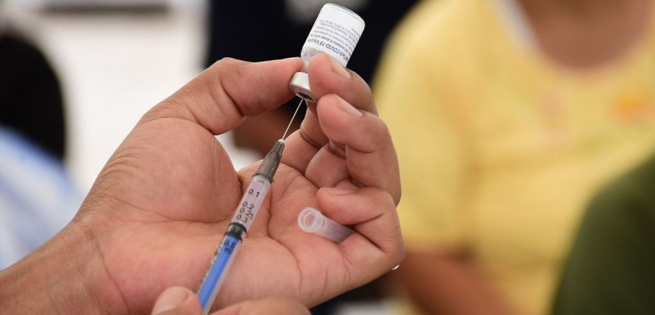 Invitan a soledenses mayores de 40 años vacunados en los últimos cinco meses a aplicarse la dosis de refuerzo de la vacuna covid-19