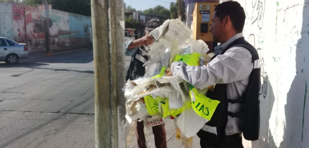 Dirección de Comercio soledense retira publicidad no autorizada de espacios públicos