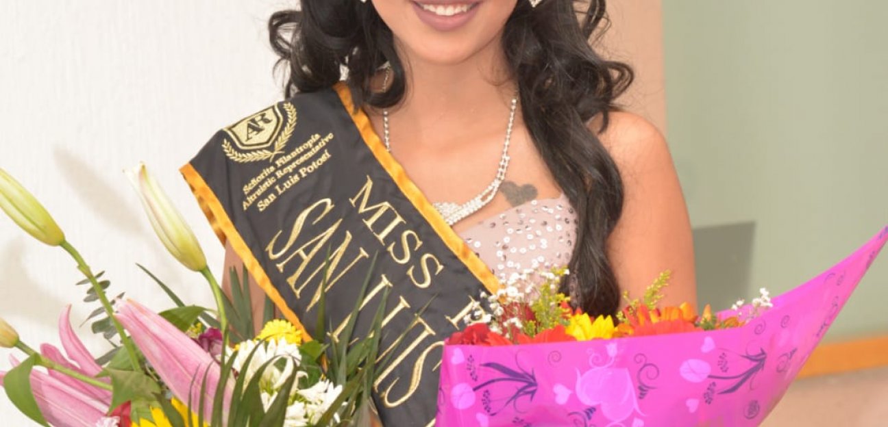 Coronan a la Reina de Soledad de Graciano Sánchez