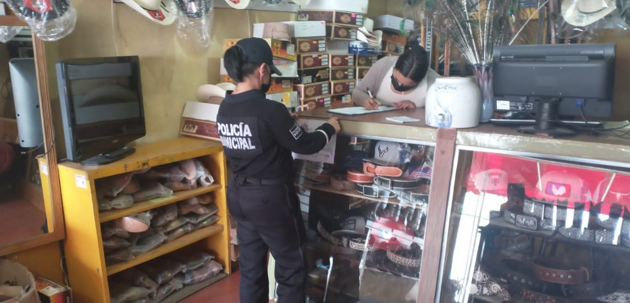 Proximidad Social de Soledad entrega códigos QR a negocios de Gálvez