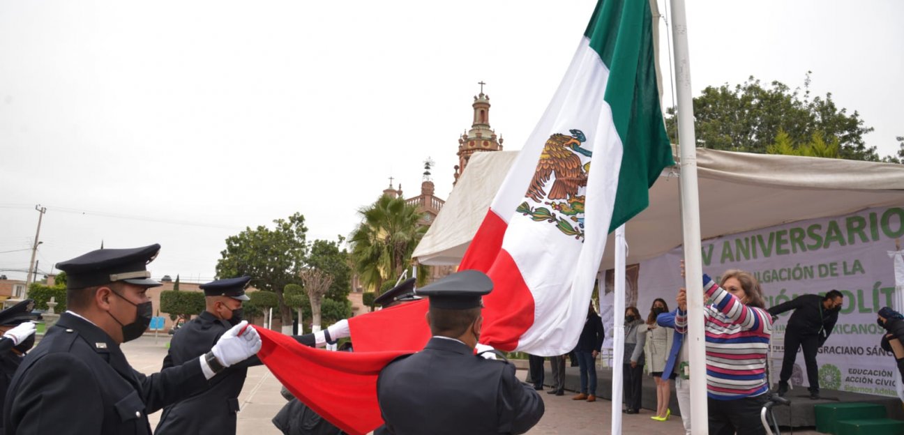 Autoridades municipales conmemoran el CV Aniversario de la Constitución Política