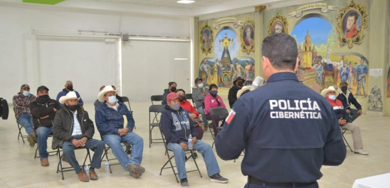 Policía Cibernética capacita a ejidatarios de Soledad en prevención de extorsiones