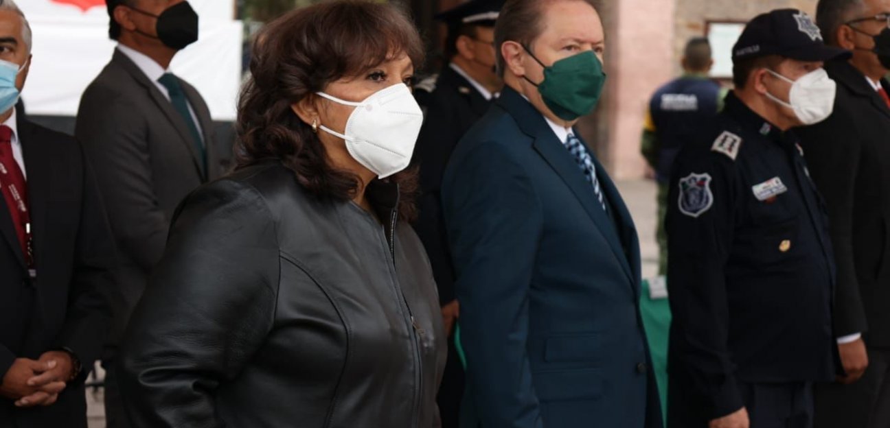 Alcaldesa de Soledad reconoce la labor del Ejército Mexicano en su día