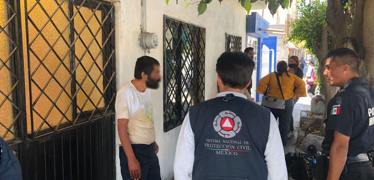 Protección Civil y DIF Municipal de Soledad apoyan a un hombre en situación de calle en Hogares Ferrocarrileros