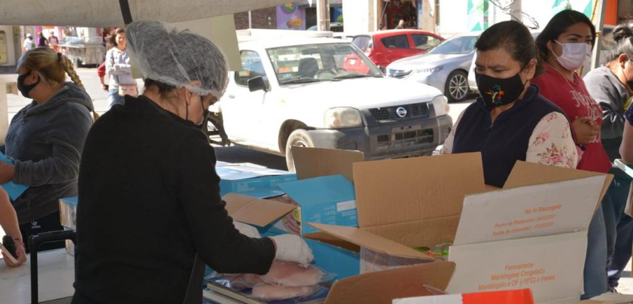 Sistema DIF Municipal de Soledad de Graciano Sánchez reportó buenos resultados en el programa de venta de pescado y mariscos a bajo costo
