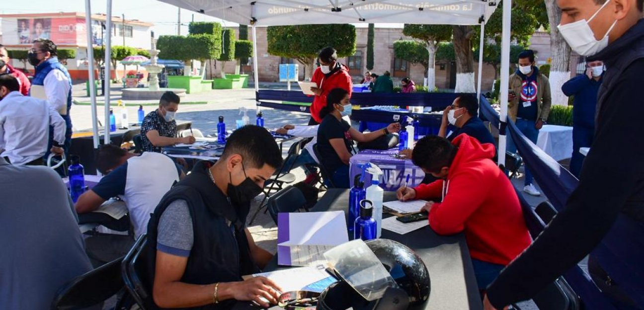 Realiza General Motos feria de reclutamiento en Soledad