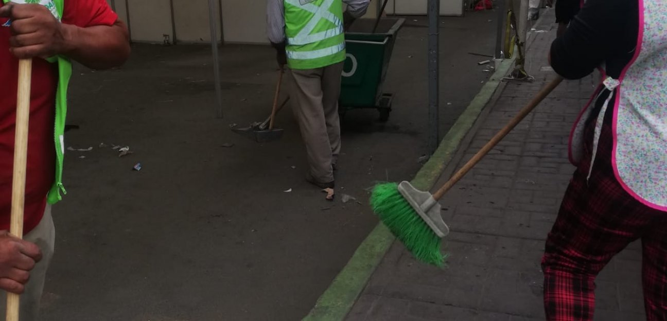 Aseo Público e Imagen Urbana realizan labores de limpieza en la zona ferial