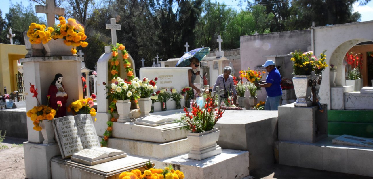 Cementerios municipales cerrarán sus puertas a las 6 de la tarde en días santos
