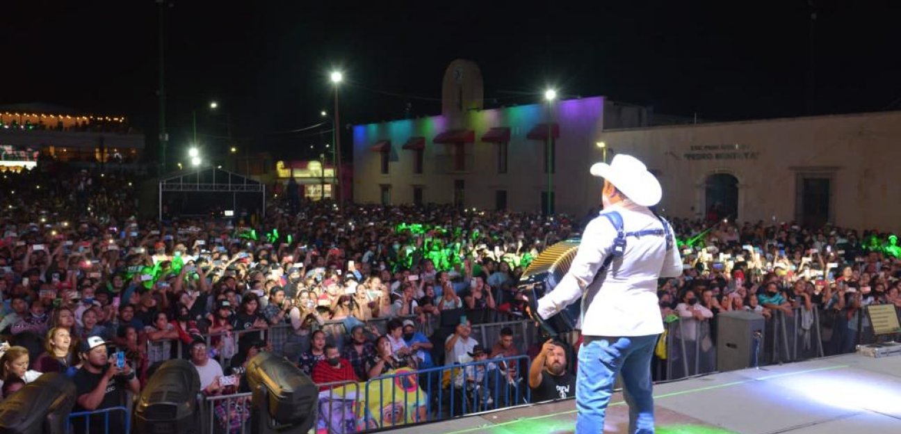 Conquista <Pesado> a la población soledense en el quinto día de la Feria Nacional de la Enchilada