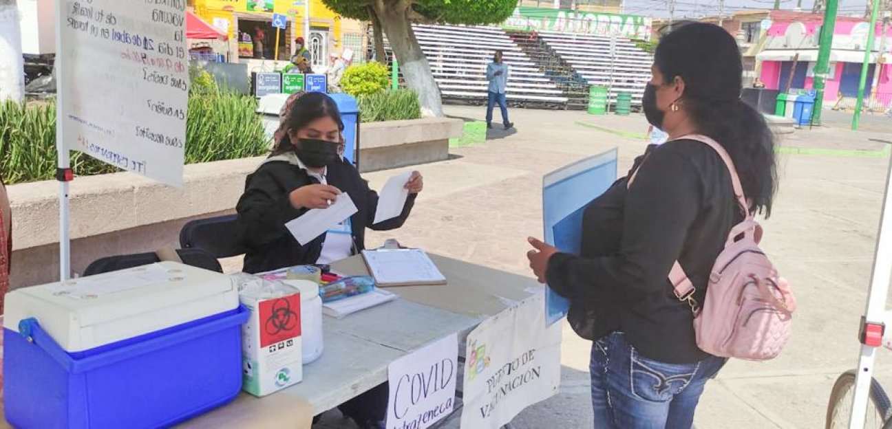 Instalan módulo de vacunación covid en el jardín principal de Soledad de Graciano Sánchez