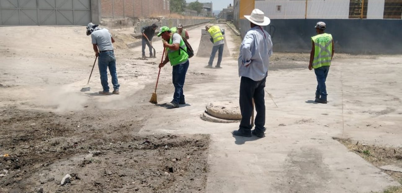 Más de 150 toneladas de desechos se han retirado del dren de Villa de Cactus