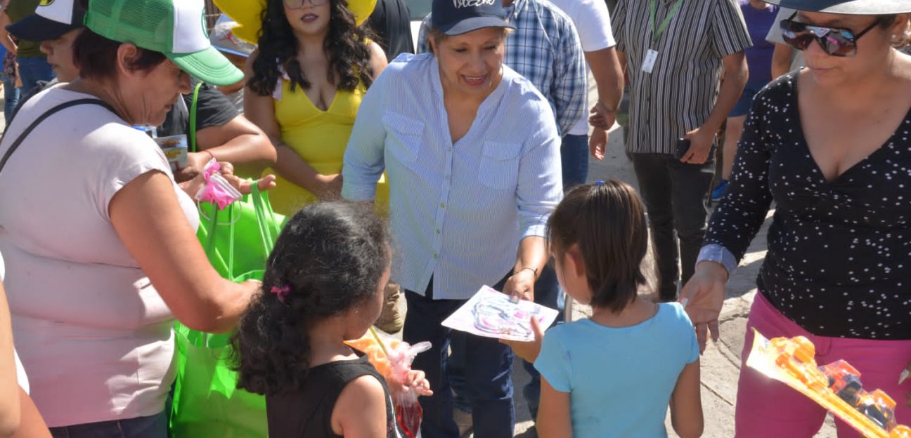 Durante cinco días consecutivos la Caravana Verde recorre calles y avenidas de Soledad para festejar a los peques de los hogares