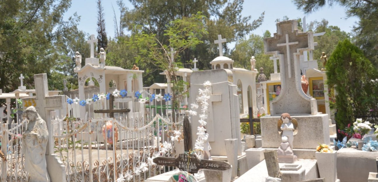 El horario de cierre de los cementerios municipales de Soledad de Graciano Sánchez se extenderá una hora más este 10 de mayo