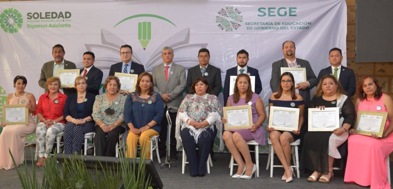 Entregan Premio Municipal de Educación 2022 a profesores soledenses