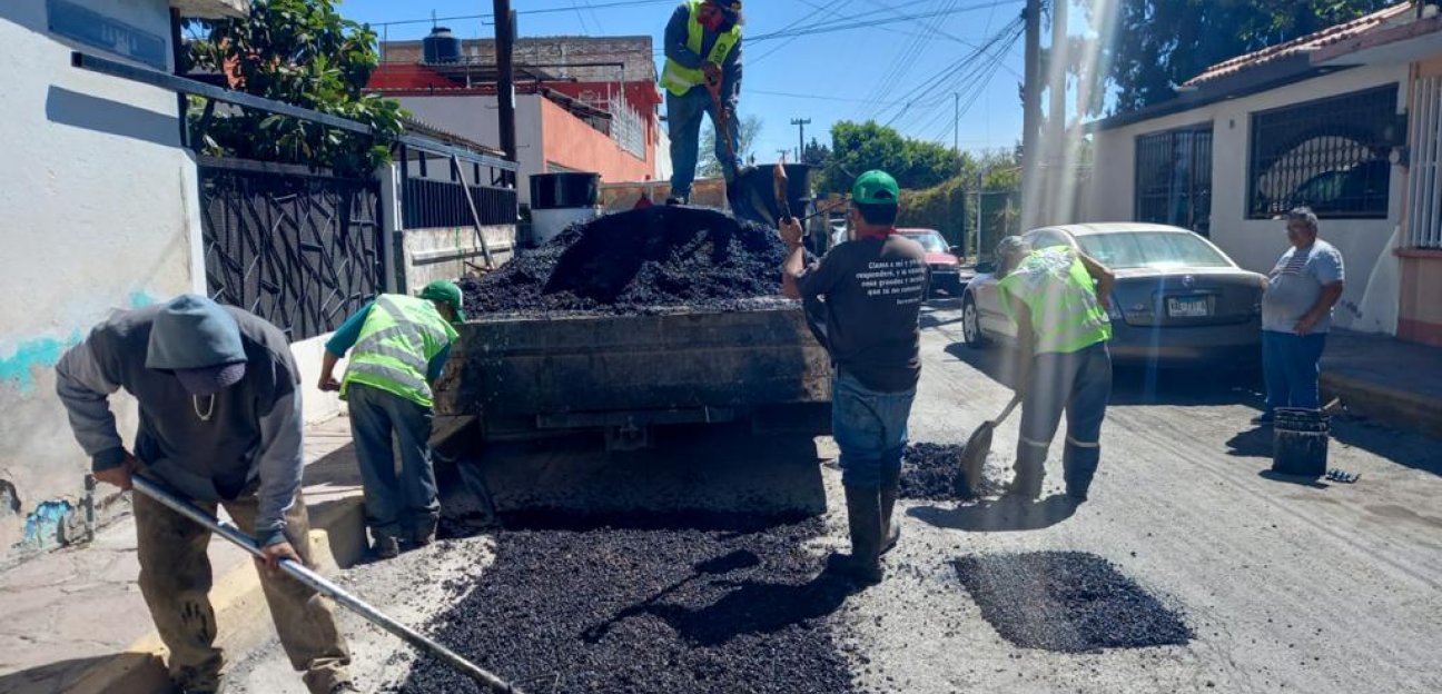 Ayuntamiento de Soledad ha aplicado 300 toneladas de asfalto frío a través de su programa de bacheo. 