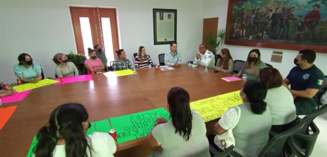 Ayuntamiento de Soledad sostiene acercamiento con habitantes de la zona oriente para reforzar la seguridad.