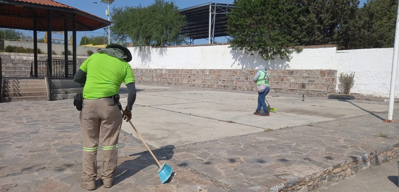 Diferentes áreas del municipio realizan labores de rehabilitación y mantenimiento en el área recreativa de Estación Ventura