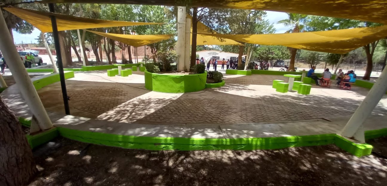 Servicios Municipales realiza labores para mejorar la imagen urbana de la comunidad de Palma de la Cruz