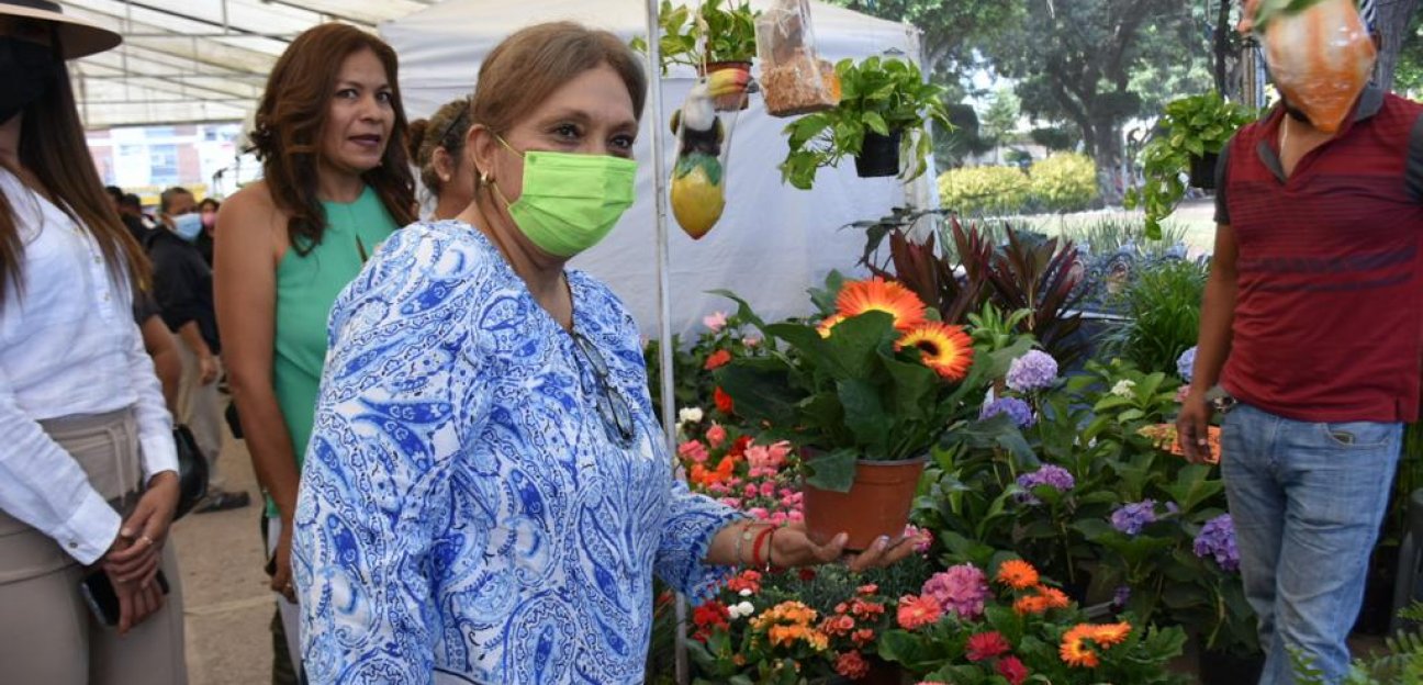 Alcaldesa soledenses inaugura Feria de las Flores 