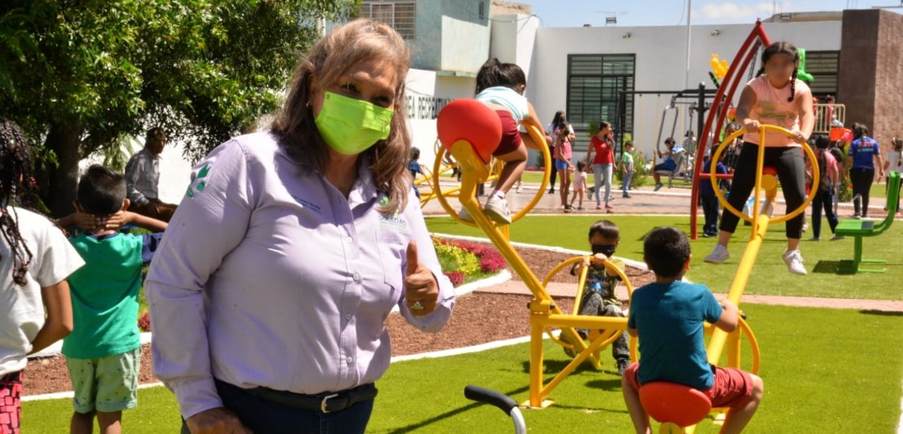 Alcaldesa transforma baldío en área recreativa en Los Fresnos