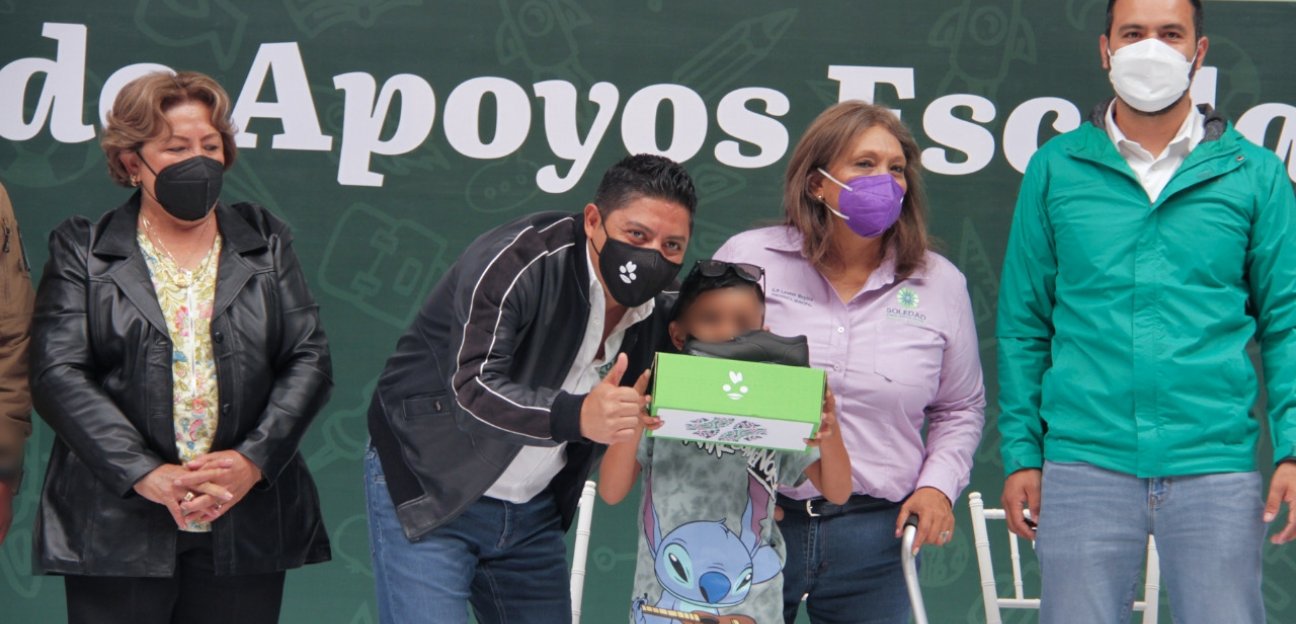 Arranca en Soledad de Graciano Sánchez la entrega de apoyos escolares