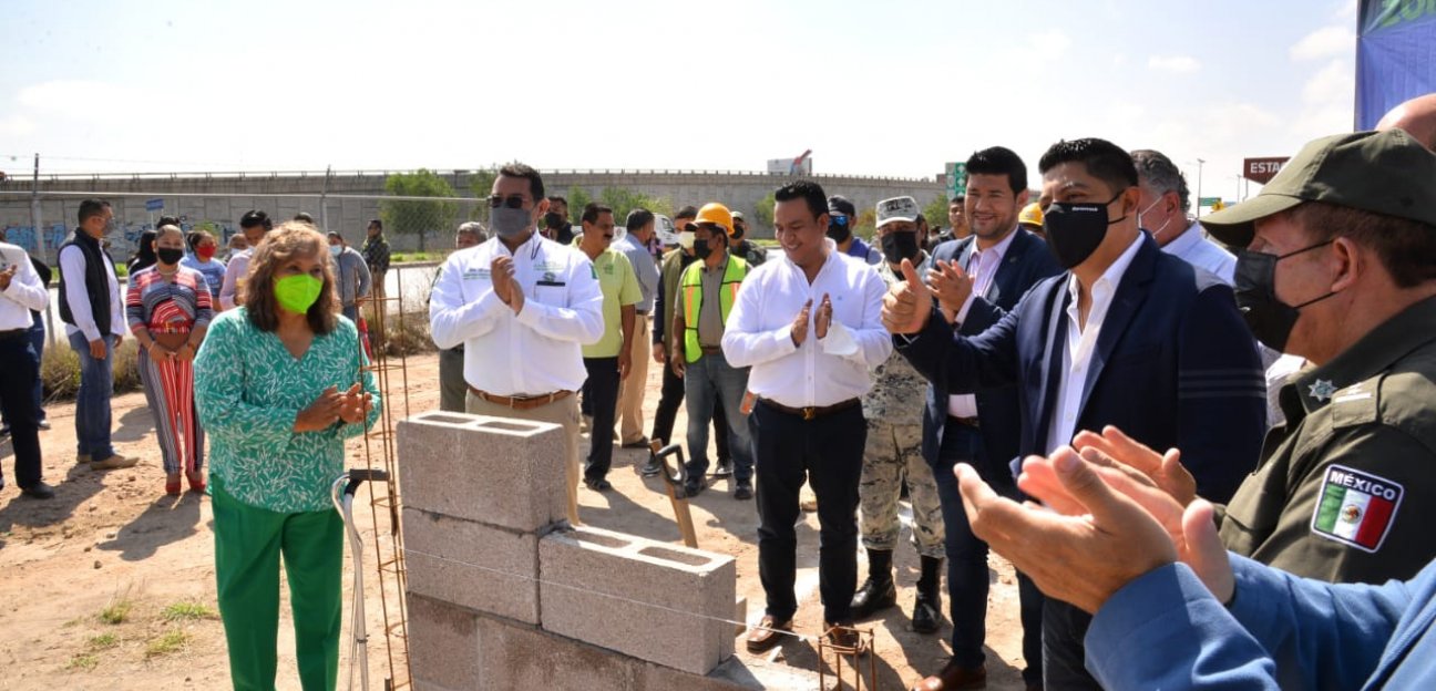 Alcaldesa acude como invitada a la colocación de la primera piedra del arranque de construcción de la Guardia Civil en la Zona Industrial