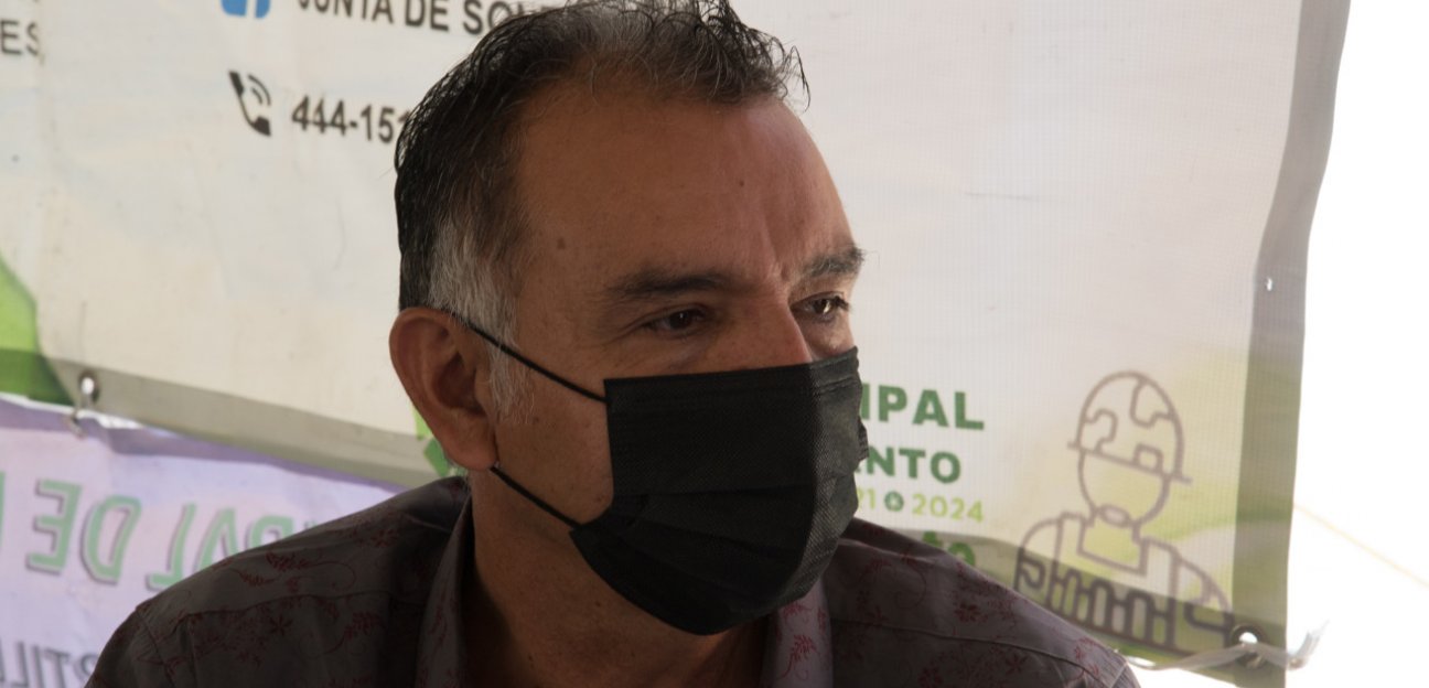 Dirección de Comercio retira publicidad no autorizada de mobiliario urbano