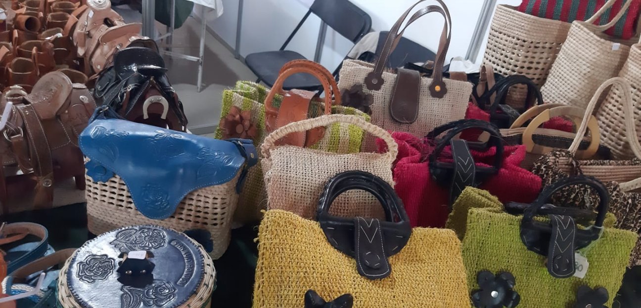 El stand de artesanías soledenses ubicado en la Fenapo ha resultado un éxito total