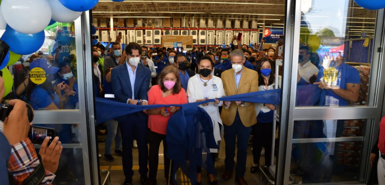 Alcaldesa de Soledad inaugura importante tienda comercial en Acceso Norte 