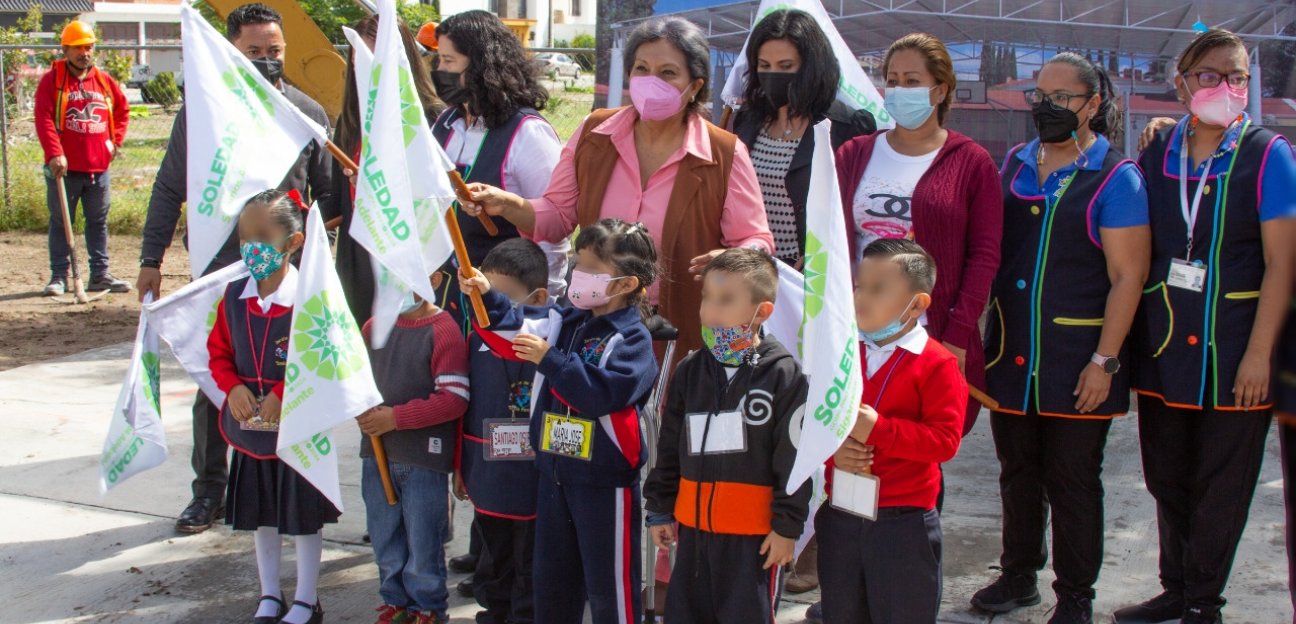 Alcaldesa de Soledad da arranque a las obras de techado en el jardín de niños Emilia Ferreiro