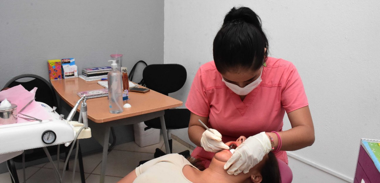 Invitan a soledenses a aprovechar la atención médica dental a bajo costo 