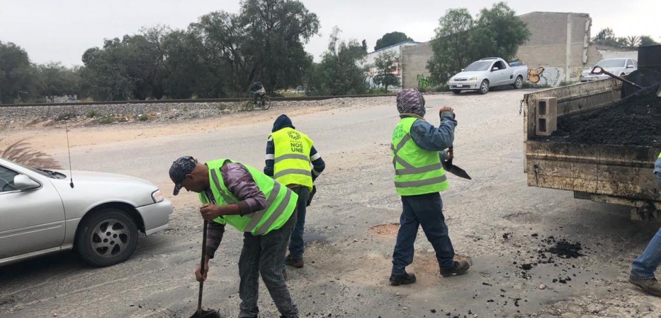Continúa la atención a vialidades de Soledad de Graciano Sánchez por parte de Respuesta Ciudadana