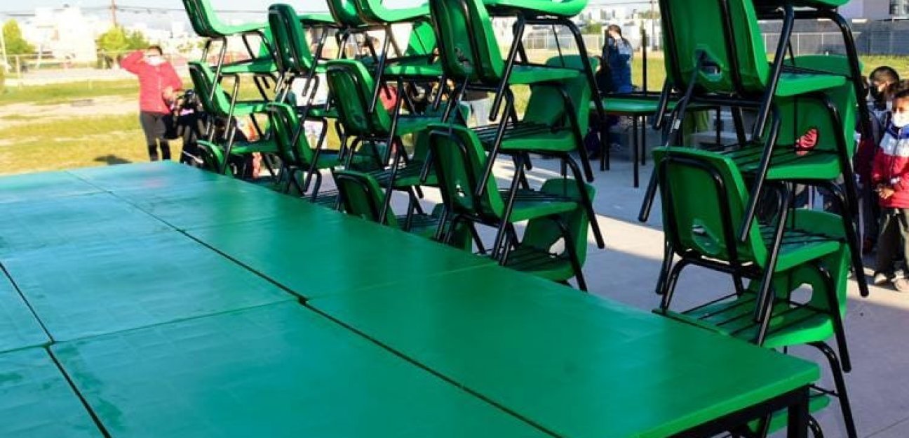 Alcaldesa de Soledad dota de mobiliario a escuela del Fraccionamiento Puerta Real 