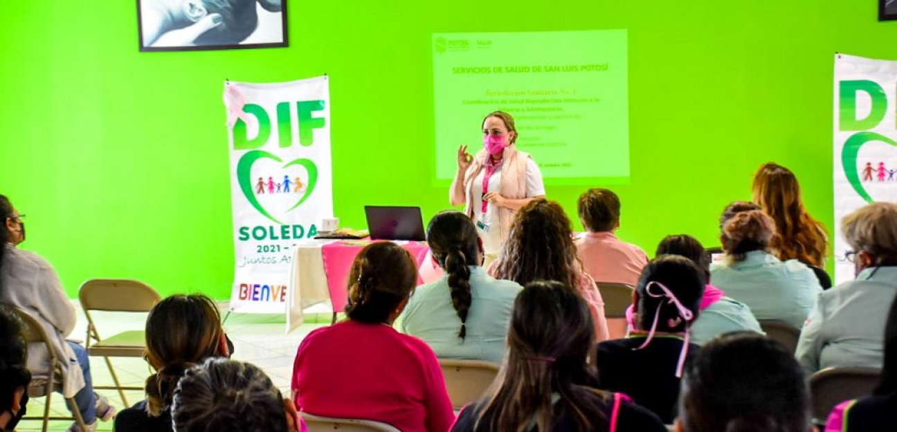 Capacitan a personal del DIF Municipal de Soledad en materia de autoexploración para detectar el Cáncer de Mama
