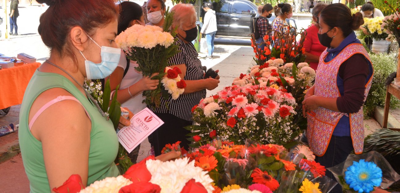 La dirección de Comercio de Soledad atiende a comerciantes que buscan instalarse al exterior de los cementerios este 1 y 2 de noviembre