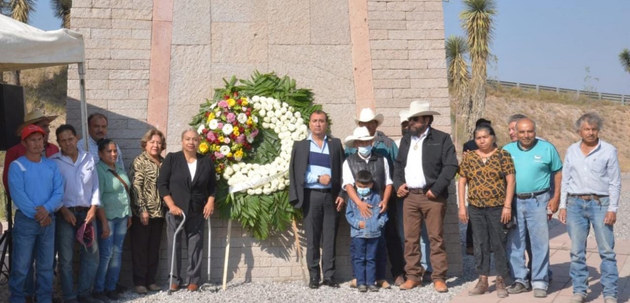 Ayuntamiento de Soledad conmemora LXV aniversario luctuoso del profesor Graciano Sánchez Romo
