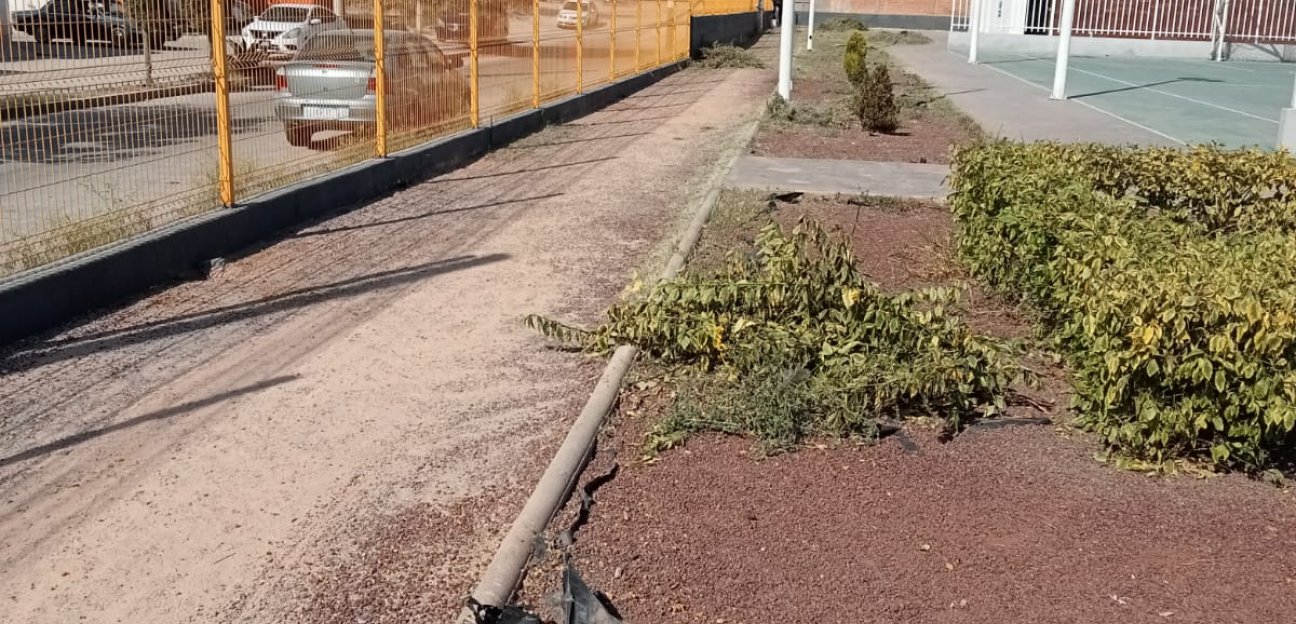 Servicios Municipales embellecen área recreativa de la colonia Cactus