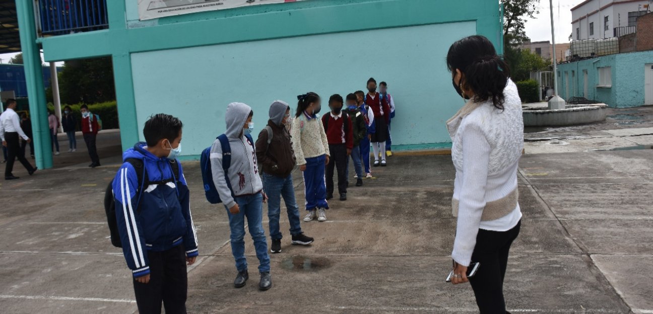 La dirección de Educación pide a planteles educativos mantener los filtros sanitarios para detectar padecimientos respiratorios