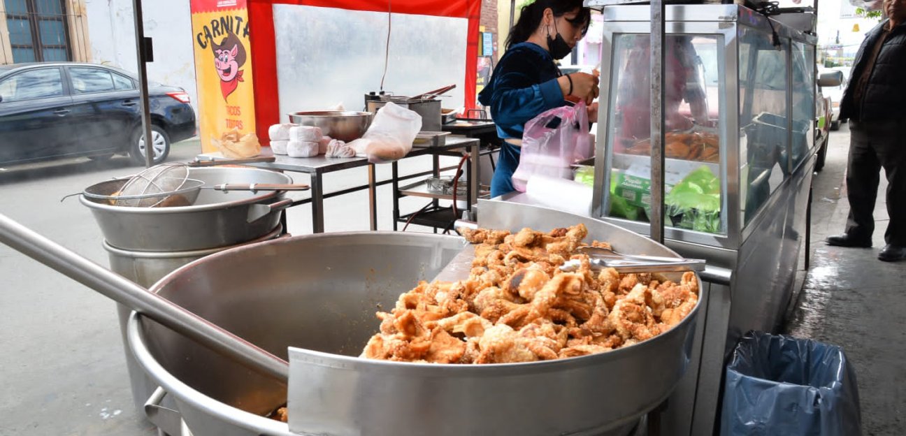 Ecología de Soledad verifica la correcta disposición de grasa desechada por los comercios dedicados a la venta de alimentos