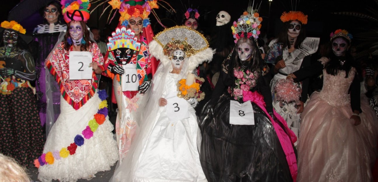 Exitosa Procesión de Catrinas y Catrines en Soledad